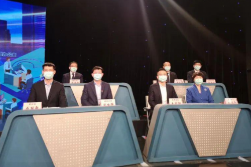 九洲電氣亮相“春風(fēng)行動(dòng)云聘會(huì)” 趙曉紅總裁應(yīng)邀接受現(xiàn)場(chǎng)采訪并回答求職者提問 