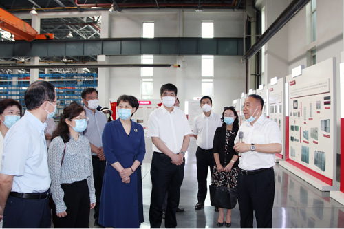 廈門市委常委、統(tǒng)戰(zhàn)部部長(zhǎng)王雪敏一行赴哈爾濱九洲集團(tuán)調(diào)研考察